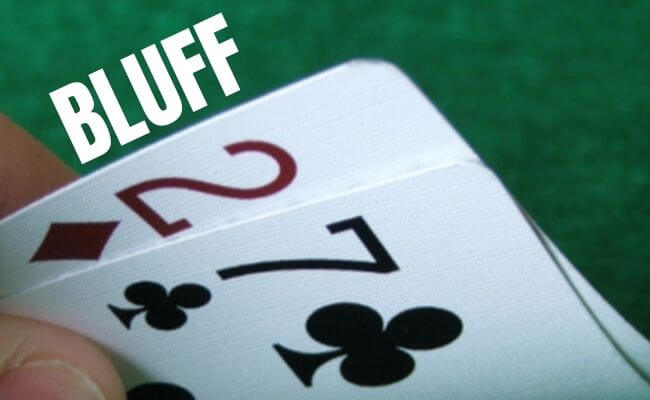 Bluff trong Poker là gì và những điều mà bạn cần biết về nó.